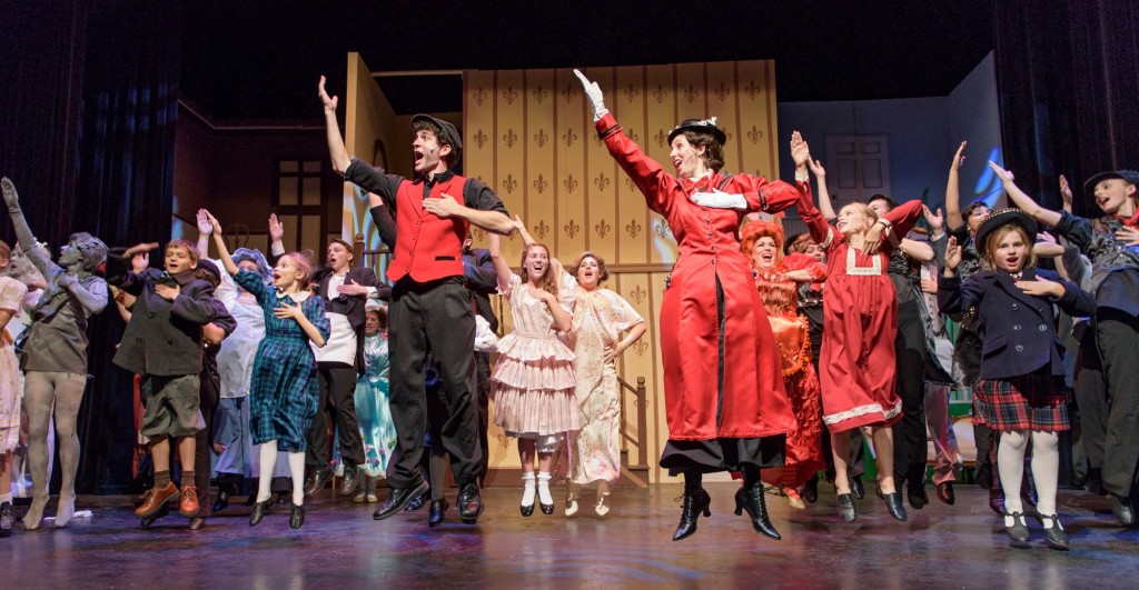 Encore's Mary Poppins Soars - Motif